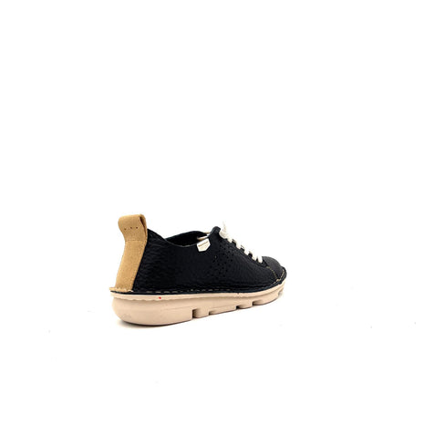 30250 30250NERO ON FOOT